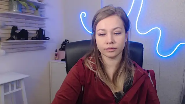 holly xglam online show from 20, 1, 2025