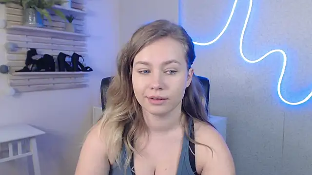 holly xglam online show from 13, 2, 2025