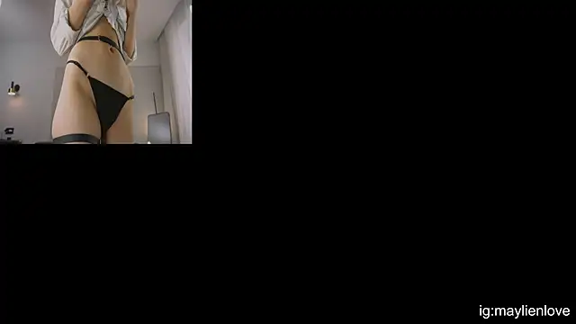 Snapshot of MaylienLove chatting on 30, 9, 2025 MaylienLove online show from 30, 9, 2025