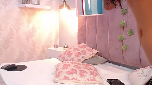 LeenaBrown online show from 22, 2, 2025