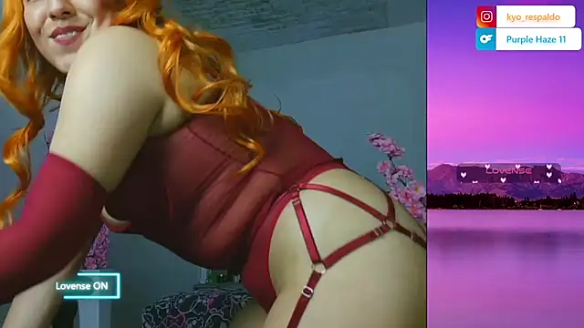 Snapshot of PurpleHaze17 chatting on 28, 10, 2025 PurpleHaze17 online show from 28, 10, 2025