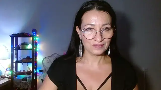 Snapshot of KeisyNeonX chatting on 13, 11, 2025 KeisyNeonX online show from 13, 11, 2025