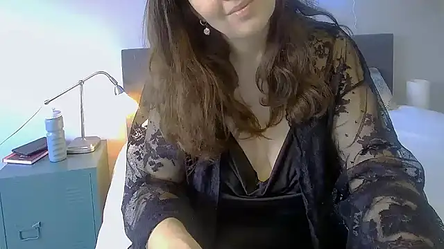 Snapshot of Ella_Next_Door chatting on 23, 1, 2025 Ella Next Door online show from 23, 1, 2025