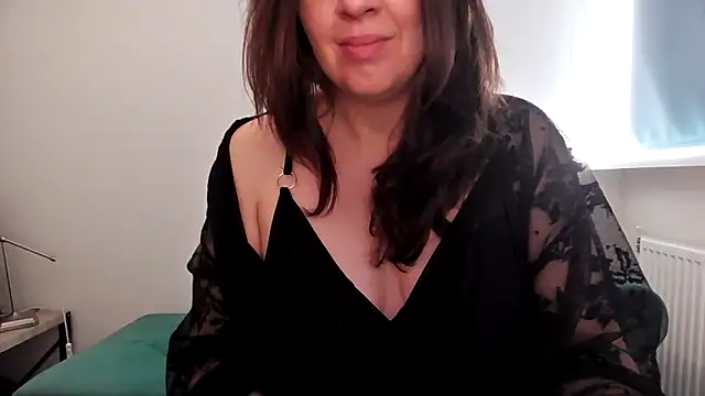 Ella Next Door online show from 15, 12, 2025