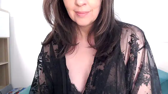 Ella Next Door online show from 31, 3, 2026