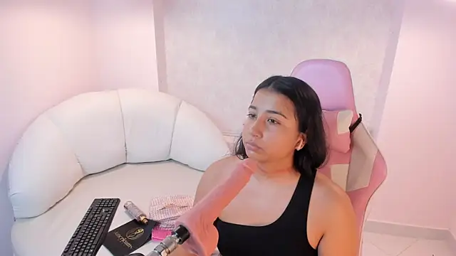 Miliaangeles online show from 9, 3, 2026