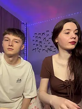 CoddleWeeper  online show from 5, 4, 2026