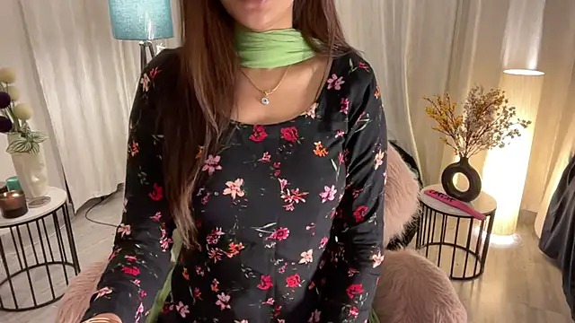 Snapshot of Unique-Beauty chatting on 7, 12, 2024 Unique-Beauty online show from 7, 12, 2024