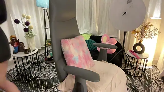 Snapshot of Unique-Beauty chatting on 22, 3, 2025 Unique-Beauty online show from 22, 3, 2025