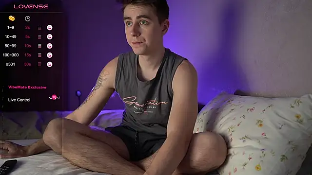 Snapshot of TaisonBrownX chatting on 4, 12, 2025 TaisonBrownX online show from 4, 12, 2025