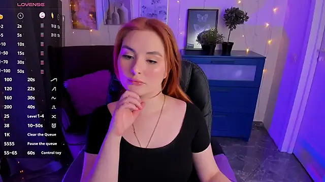 BellaTorne  online show from 28, 1, 2025