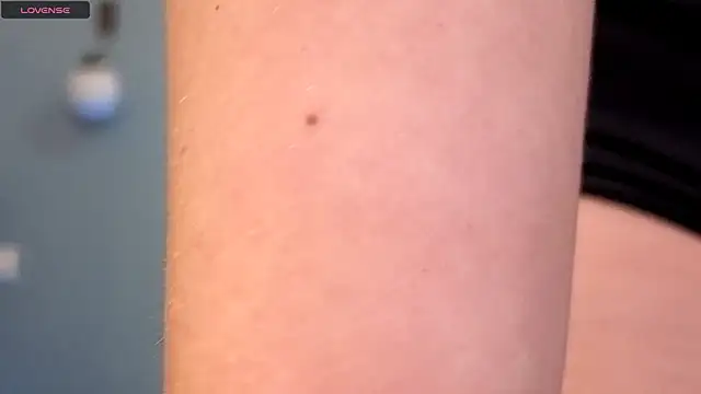 AnnaMaee online show from 10, 2, 2025