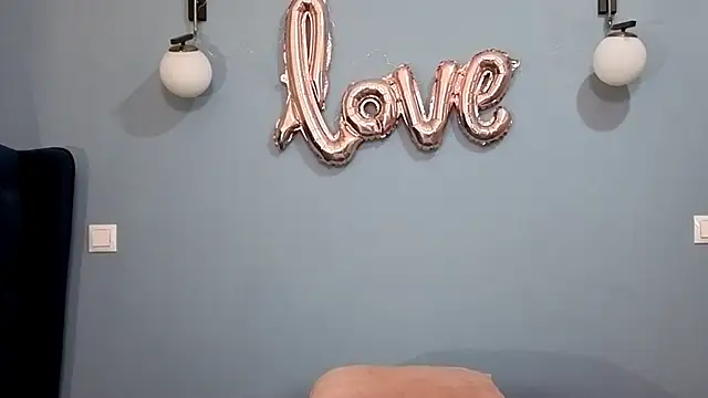 AnnaMaee online show from 13, 3, 2025