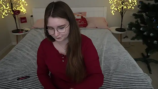 MagicPeachh  online show from 20, 12, 2024