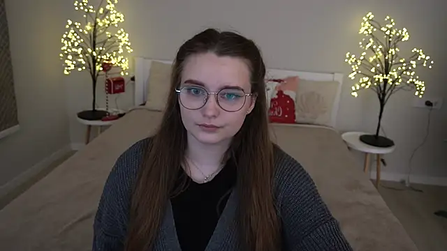 MagicPeachh  online show from 6, 1, 2025