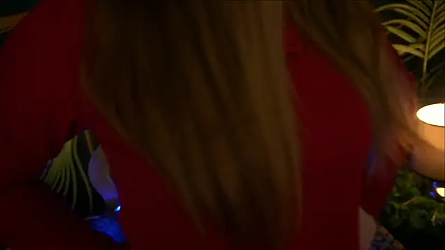 MagicPeachh  online show from 14, 1, 2025