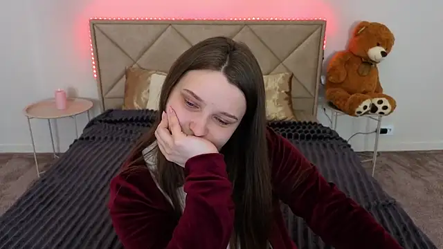 MagicPeachh  online show from 22, 4, 2026