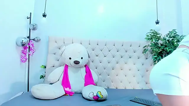 Victoria Coleman online show from 27, 11, 2025