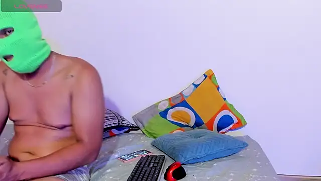 Lauren Hills069 online show from 18, 2, 2025