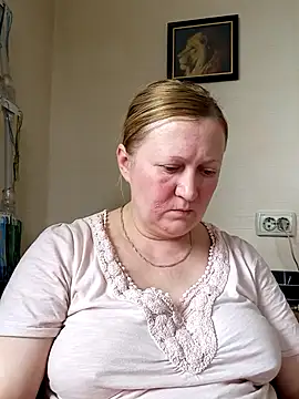 blondyaguar online show from 3, 4, 2026