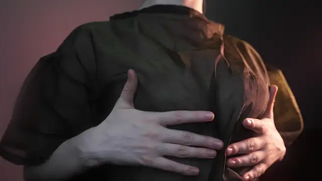 ginger hugs online show from 14, 10, 2025