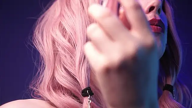 ginger hugs online show from 8, 3, 2026