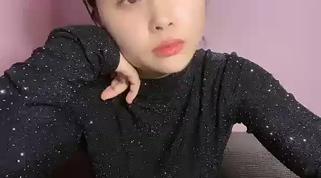 Snapshot of Yenzhing chatting on 1, 12, 2024 Yenzhing online show from 1, 12, 2024