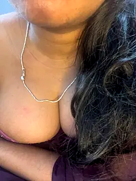 Spicy sari girl online show from 13, 9, 2025