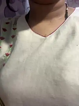 Snapshot of Spicy_sari_girl chatting on 17, 5, 2026 Spicy sari girl online show from 17, 5, 2026