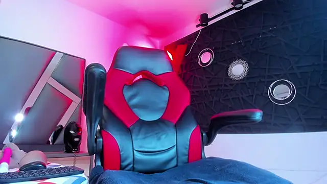 Ivannaakozlov  online show from 4, 3, 2025