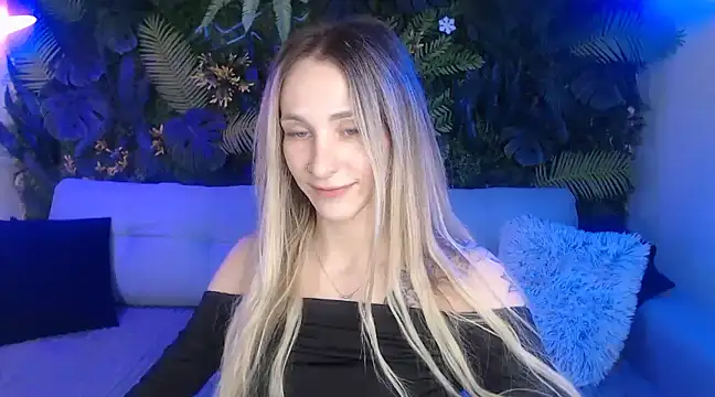 Horny Blond online show from 16, 12, 2024