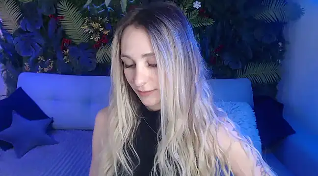 Horny Blond online show from 26, 12, 2024