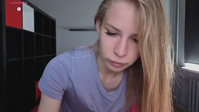 Snapshot of Elis_Fox chatting on 2, 6, 2026 Elis Fox online show from 2, 6, 2026
