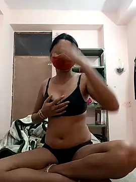 Snapshot of Young_couple143 chatting on 11, 1, 2025 Young couple143 online show from 11, 1, 2025