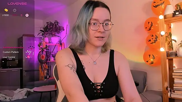 alisahug online show from 22, 10, 2025