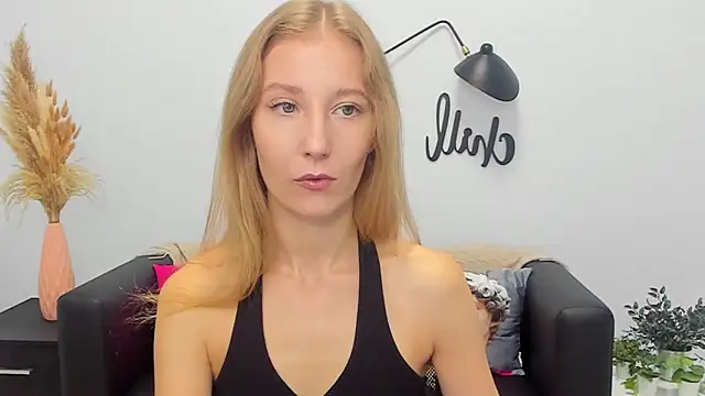 Snapshot of LolaWilsons chatting on 16, 9, 2025 LolaWilsons online show from 16, 9, 2025