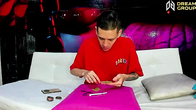 SlimLoves online show from 14, 12, 2025