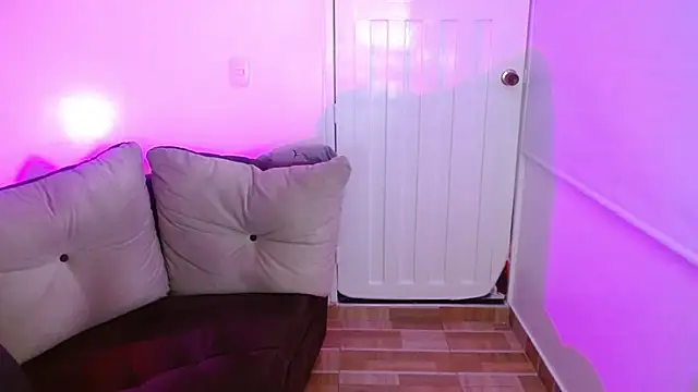 milfrousse online show from 16, 2, 2026