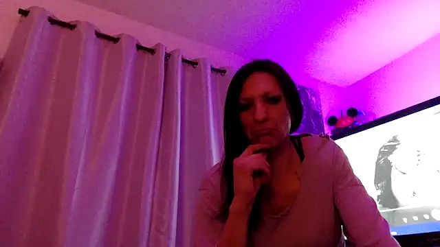 Snapshot of kendra_g33 chatting on 21, 12, 2024 kendra g33 online show from 21, 12, 2024