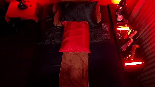 JenniferCD online show from 25, 2, 2025