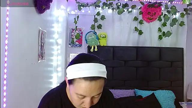 the lesbian game online show from 28, 4, 2026