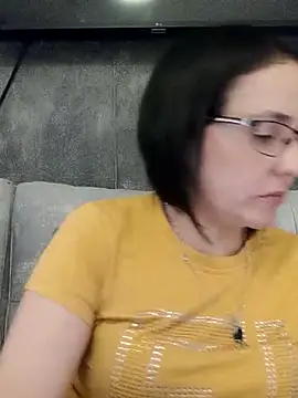 IsisBlake online show from 4, 3, 2025