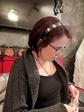 IsisBlake online show from 10, 10, 2025