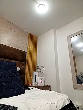 IsisBlake online show from 9, 11, 2025