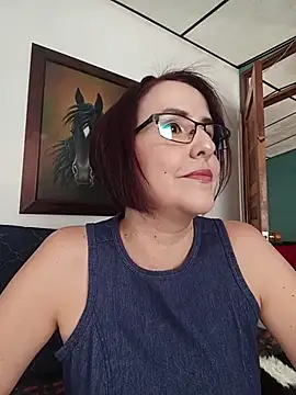 Snapshot of IsisBlake chatting on 7, 5, 2026 IsisBlake online show from 7, 5, 2026