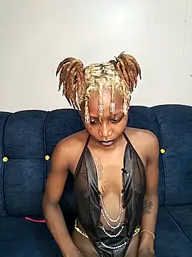 Snapshot of Sexyvyee_ chatting on 18, 3, 2025 Sexyvyee  online show from 18, 3, 2025