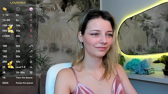 pretty little thing online show from 15, 1, 2025