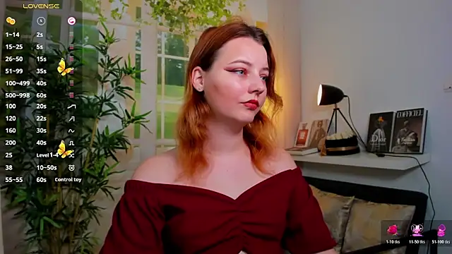 pretty little thing online show from 15, 11, 2025