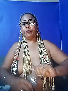 Snapshot of Afroditabichota chatting on 2, 10, 2025 Afroditabichota online show from 2, 10, 2025
