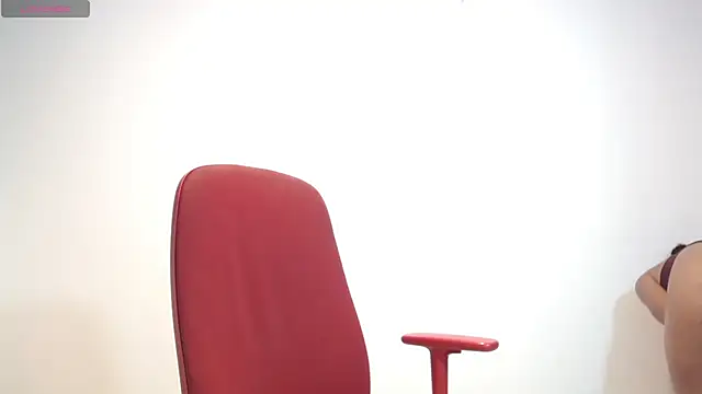 Snapshot of MelissaWaldorf chatting on 4, 5, 2026 MelissaWaldorf online show from 4, 5, 2026